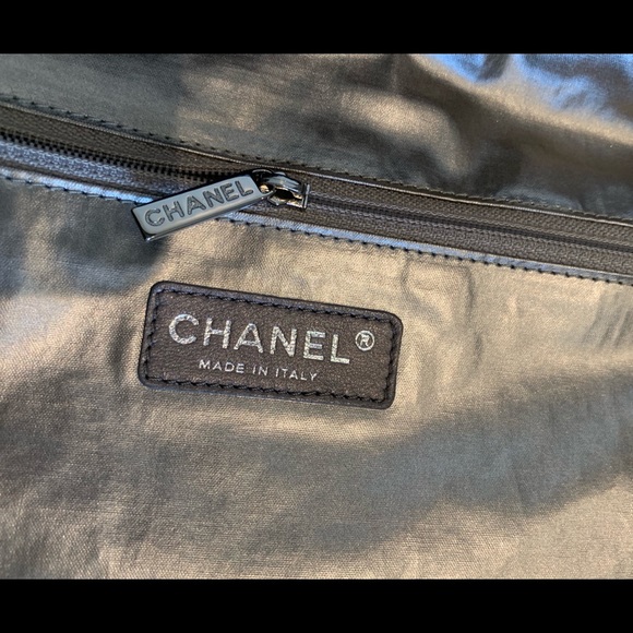 Authentic Chanel handbag - Picture 8 of 8